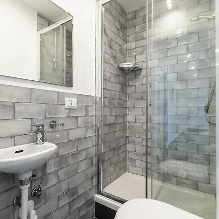 Luminoso Ed Elegante Nel Centro Storico Daire Cenova